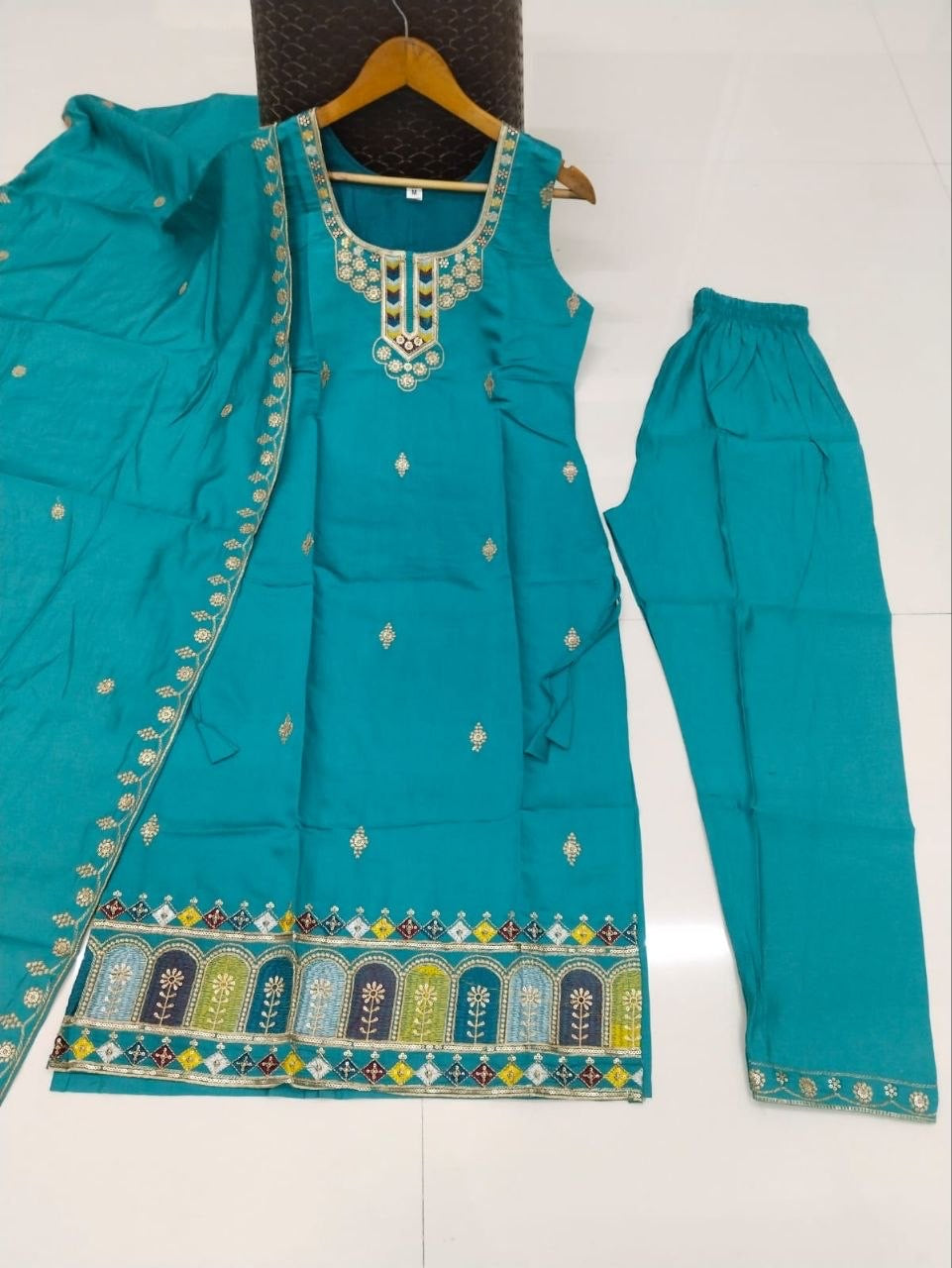 Punjabi "Amaya" - Bleu turquoise