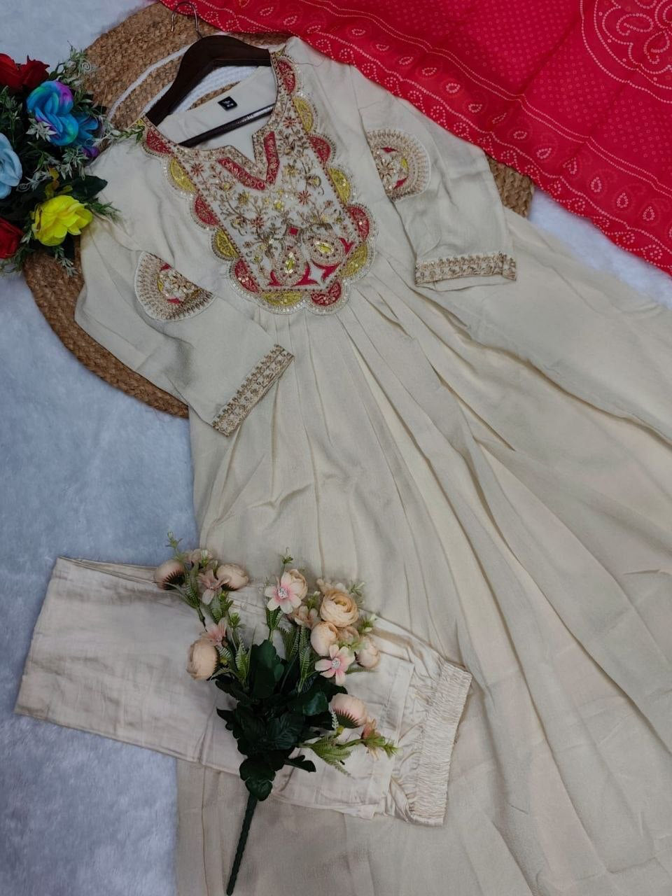 Anarkali Collection "Nythia" - Beige crème