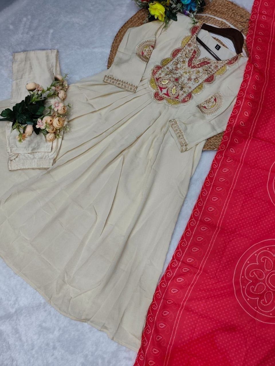 Anarkali Collection "Nythia" - Beige crème