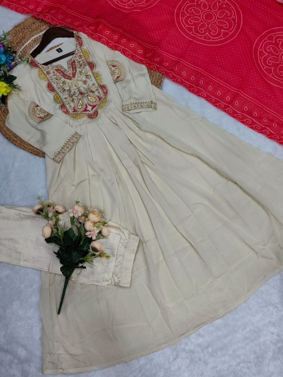 Anarkali Collection "Nythia" - Beige crème