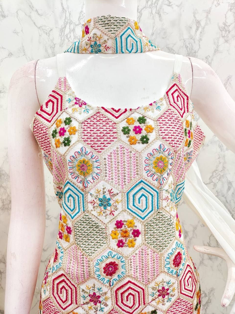 Punjabi Collection "Arianaty" - Blanc