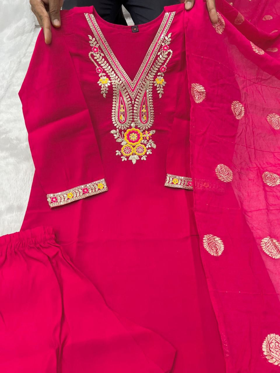 Punjabi "Daneeka" - Rose fuschia