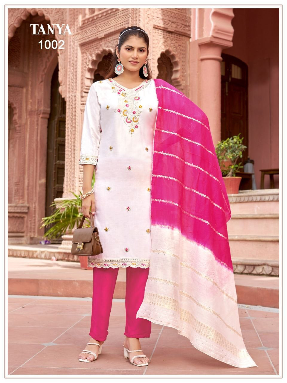Punjabi "Tanya" - Blanc/rose
