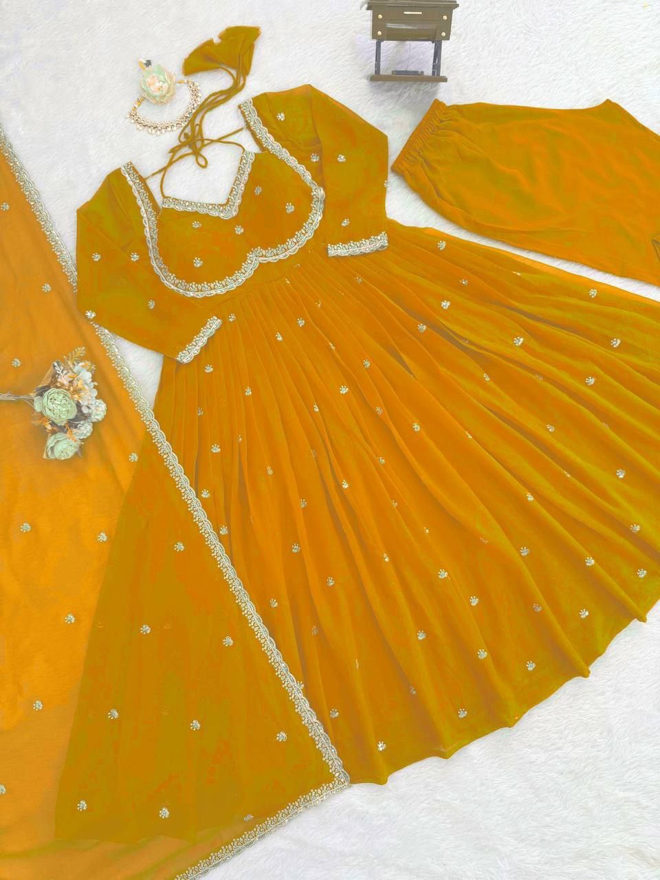 Anarkali Collection "Ladjily" - Jaune