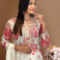 Punjabi Collection Sathyana - Blanc