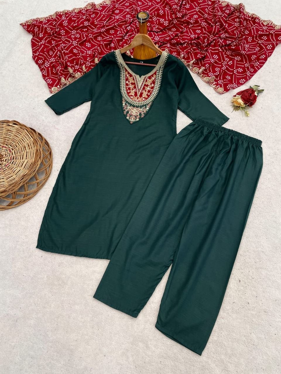 Punjabi "Neeta" - Vert bouteille