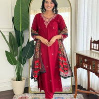 Punjabi "kiara" - Rouge