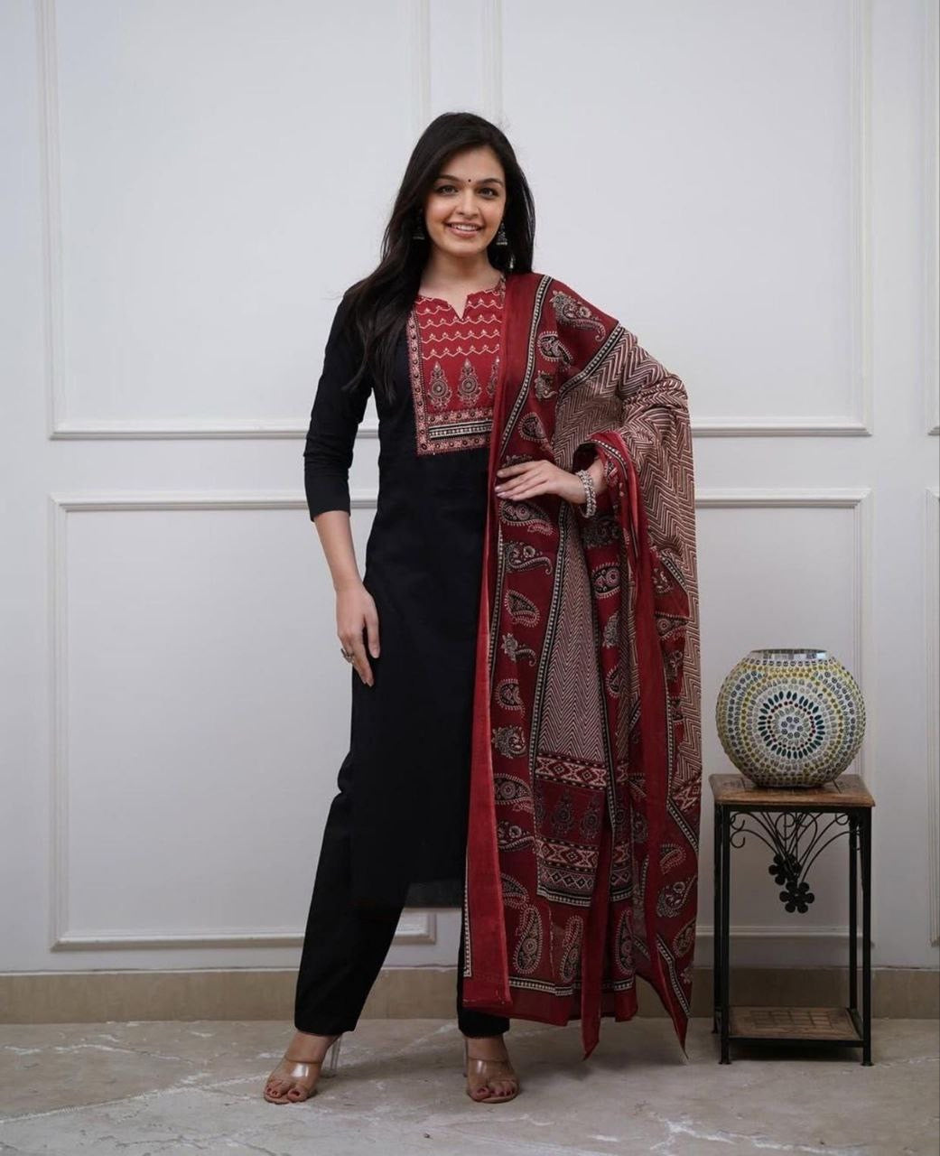 Punjabi "Kamala" - Noir