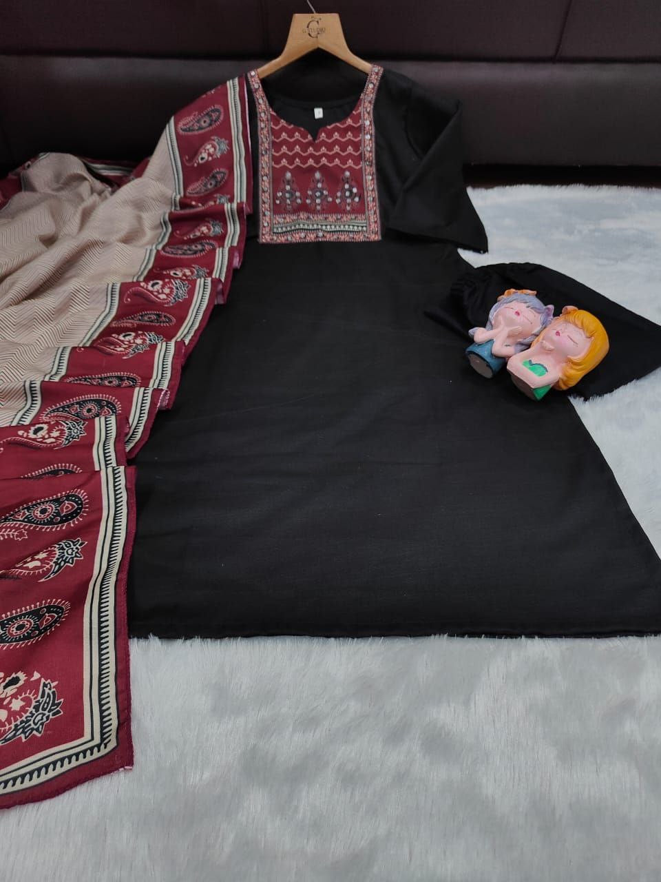 Punjabi "Kamala" - Noir