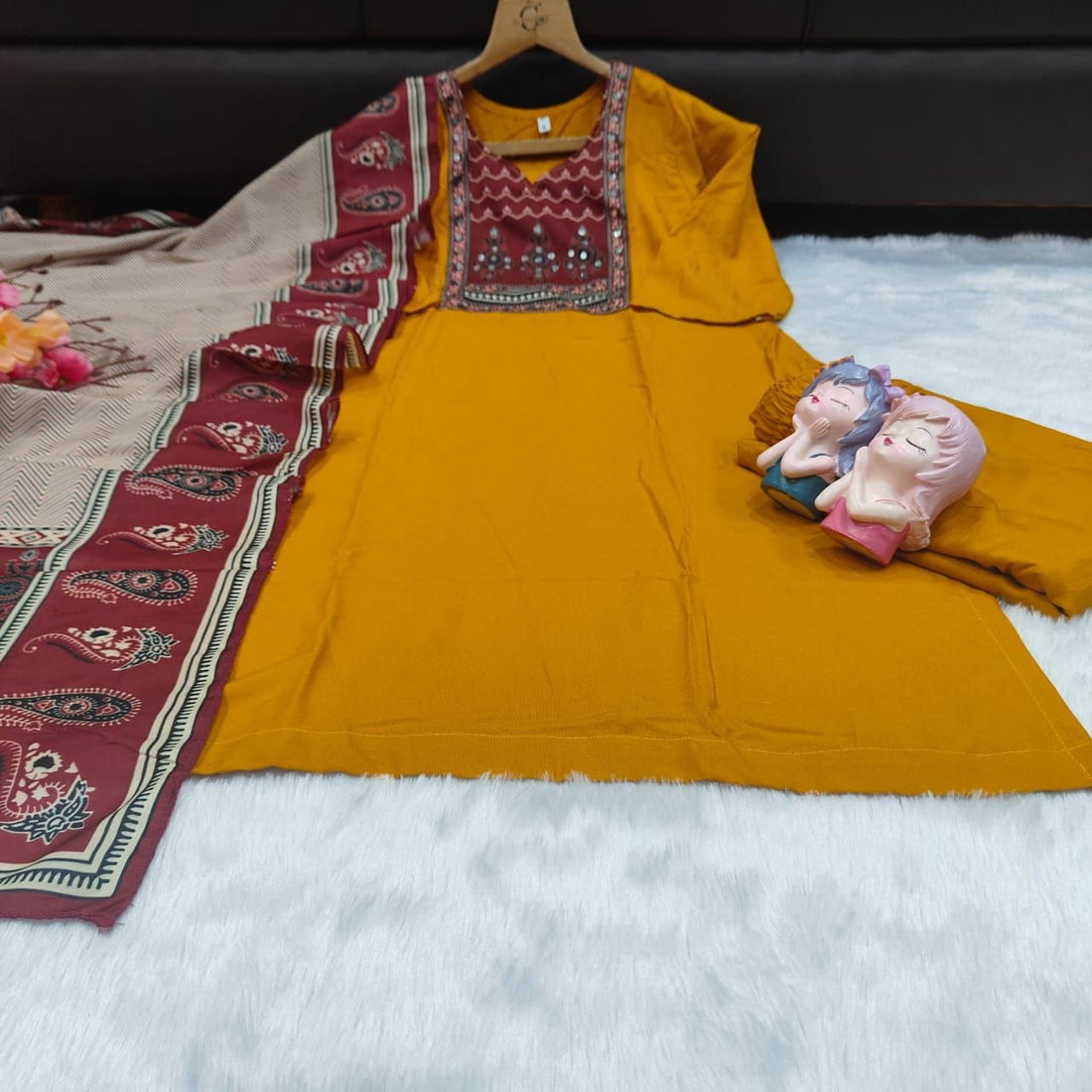 Punjabi "Kamala" - Jaune