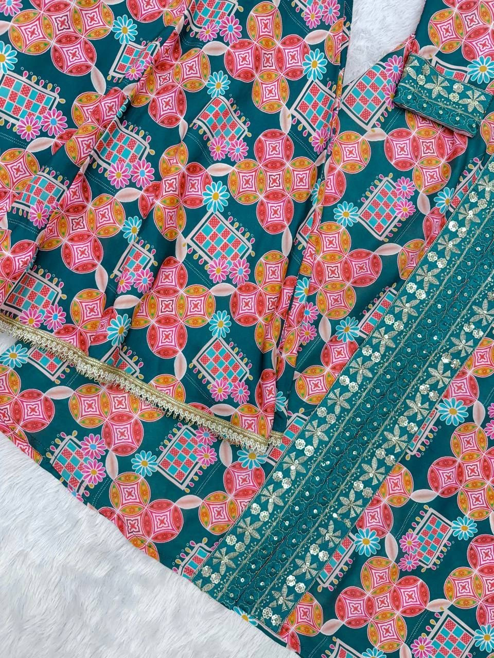 Ensemble Koti & Sharara