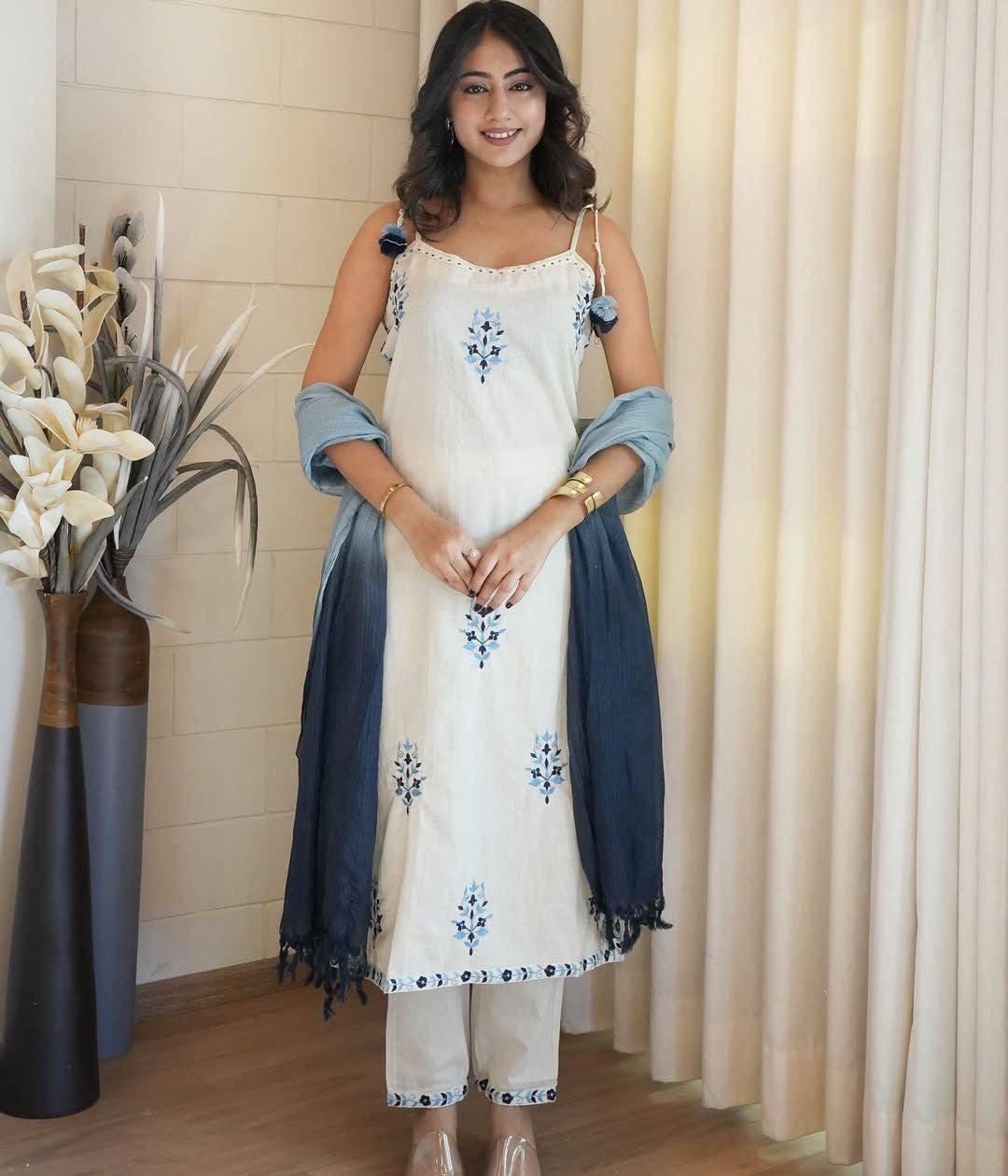 Punjabi "Neera" - Blanc cassé