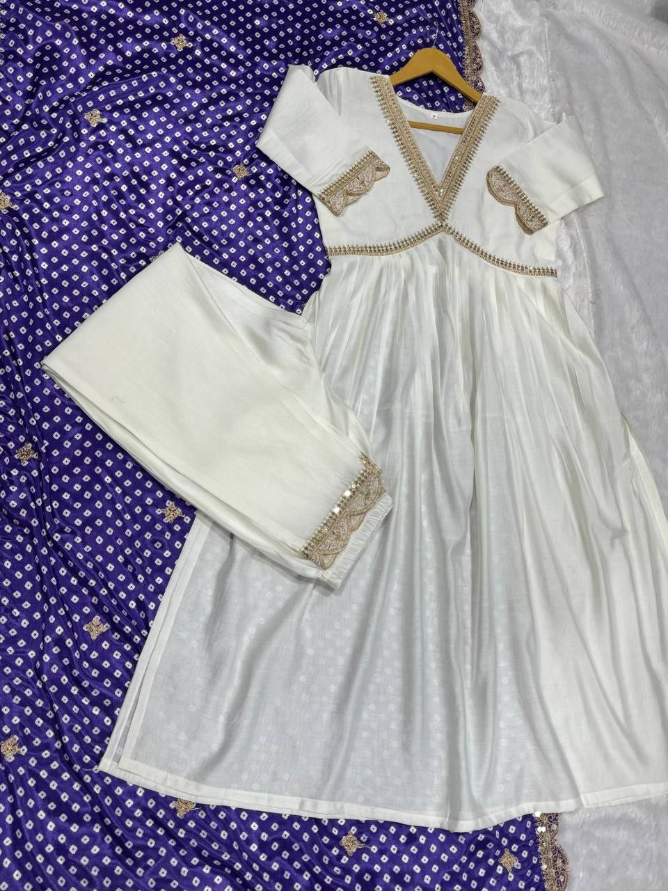 Anarkali Collection "Saneela" - Blanc/Bleu