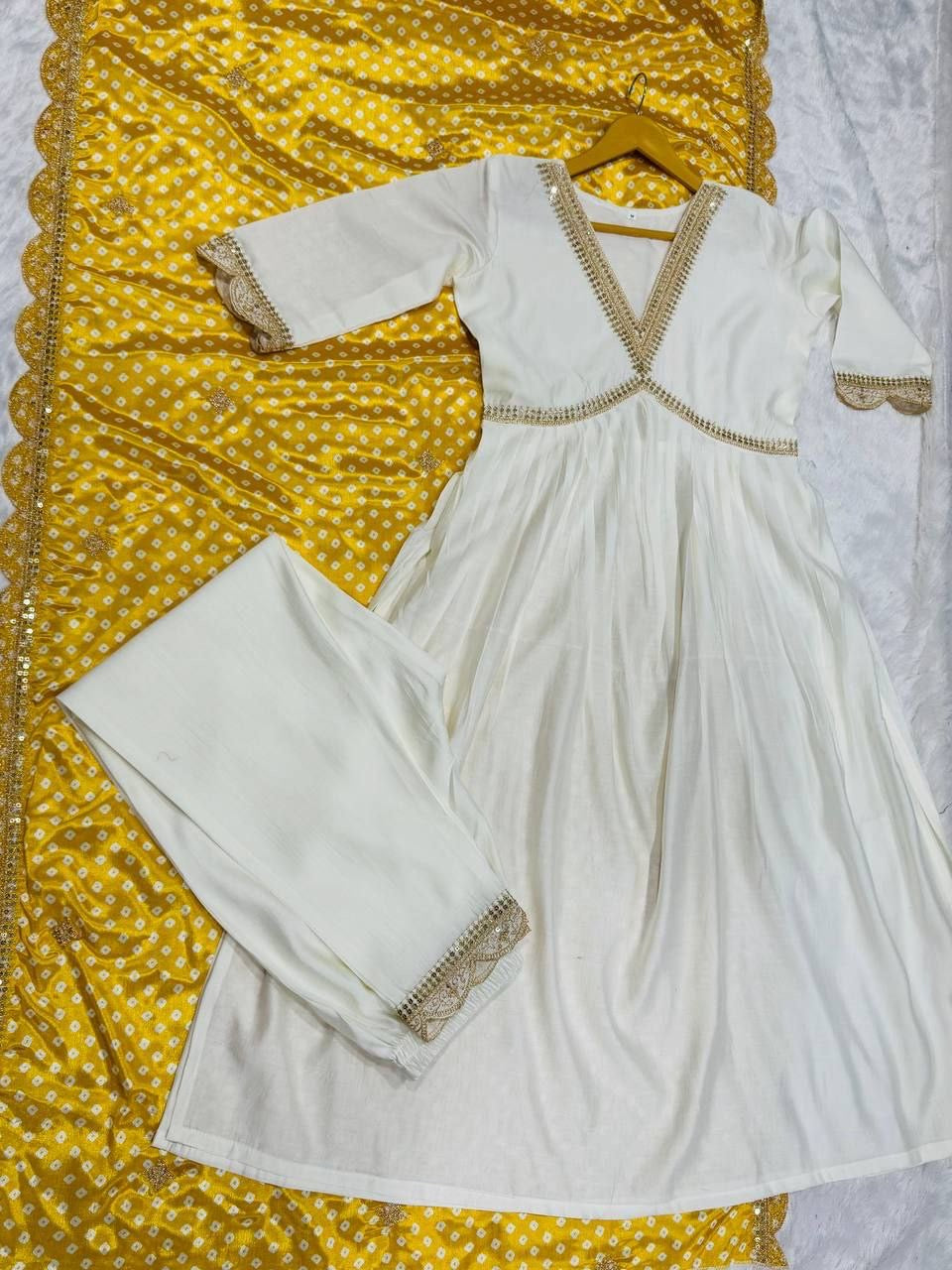 Anarkali Collection "Saneela" - Blanc/Jaune