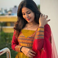 Anarkali Collection "Orneela" - Ocre doré satiné