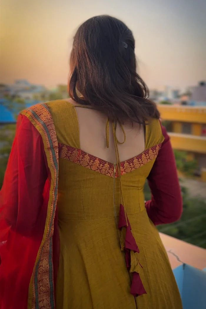 Anarkali Collection "Orneela" - Ocre doré satiné