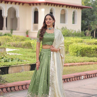 Lehenga collection "Ishkaa" - Vert