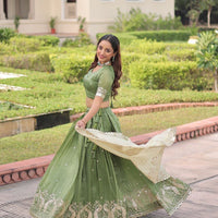 Lehenga collection "Ishkaa" - Vert