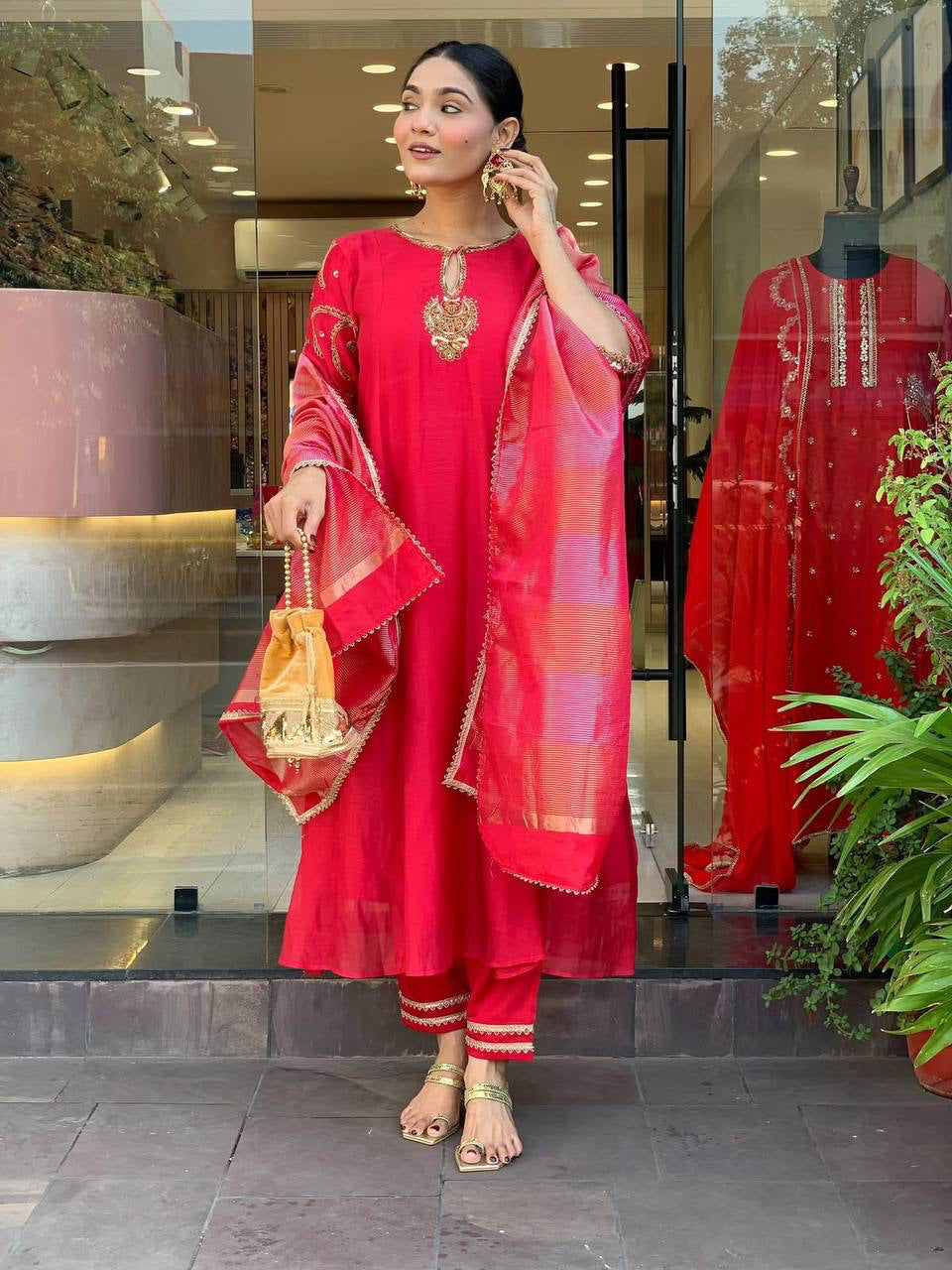 Punjabi "Sandisha"