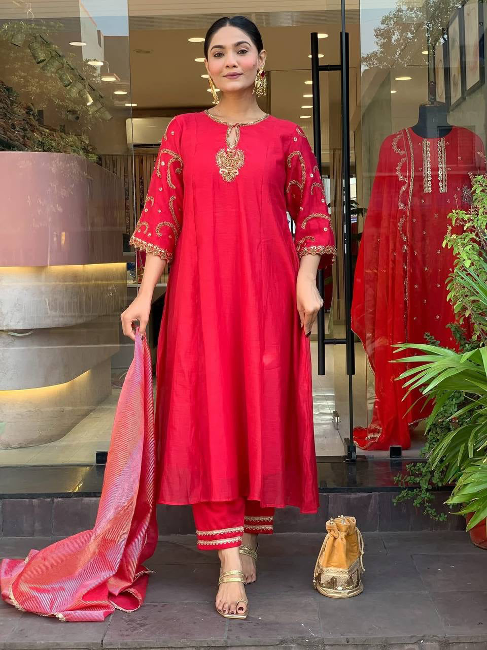 Punjabi "Sandisha"