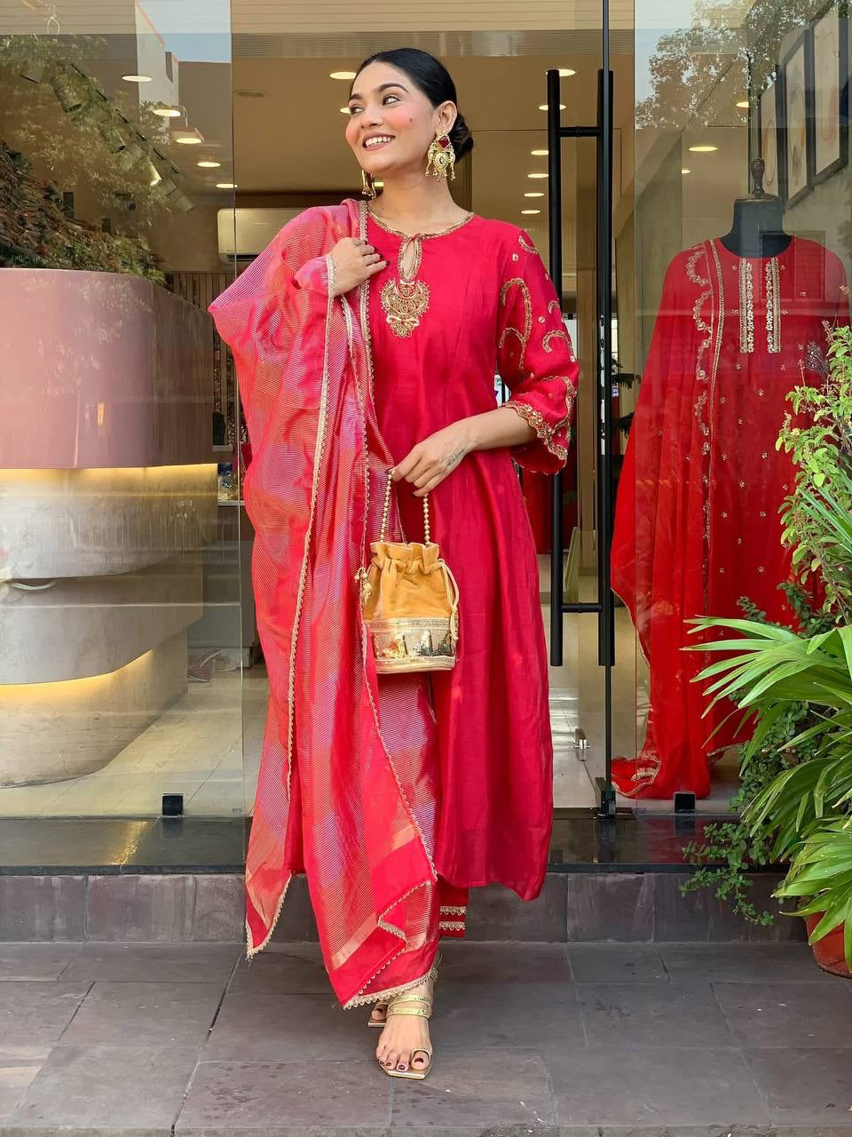 Punjabi "Sandisha"