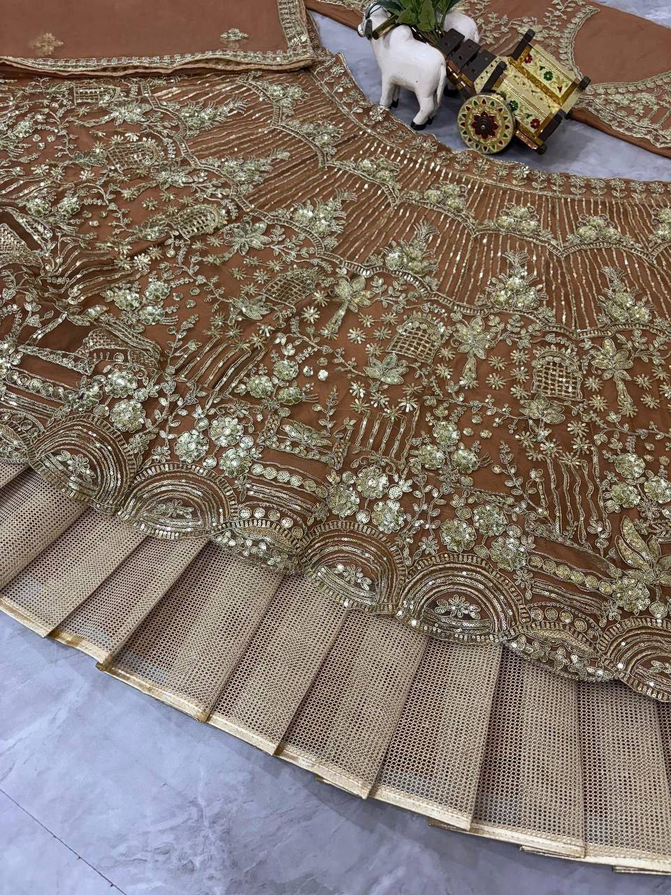 Lehenga collection "Shadiri" - Marron