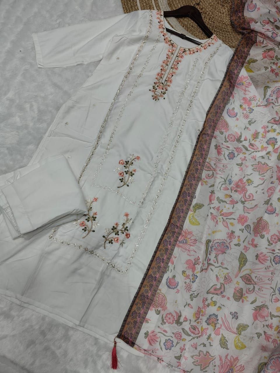 Punjabi "Pooja" - Blanc