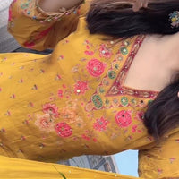 Punjabi "Nisha" - Jaune moutarde