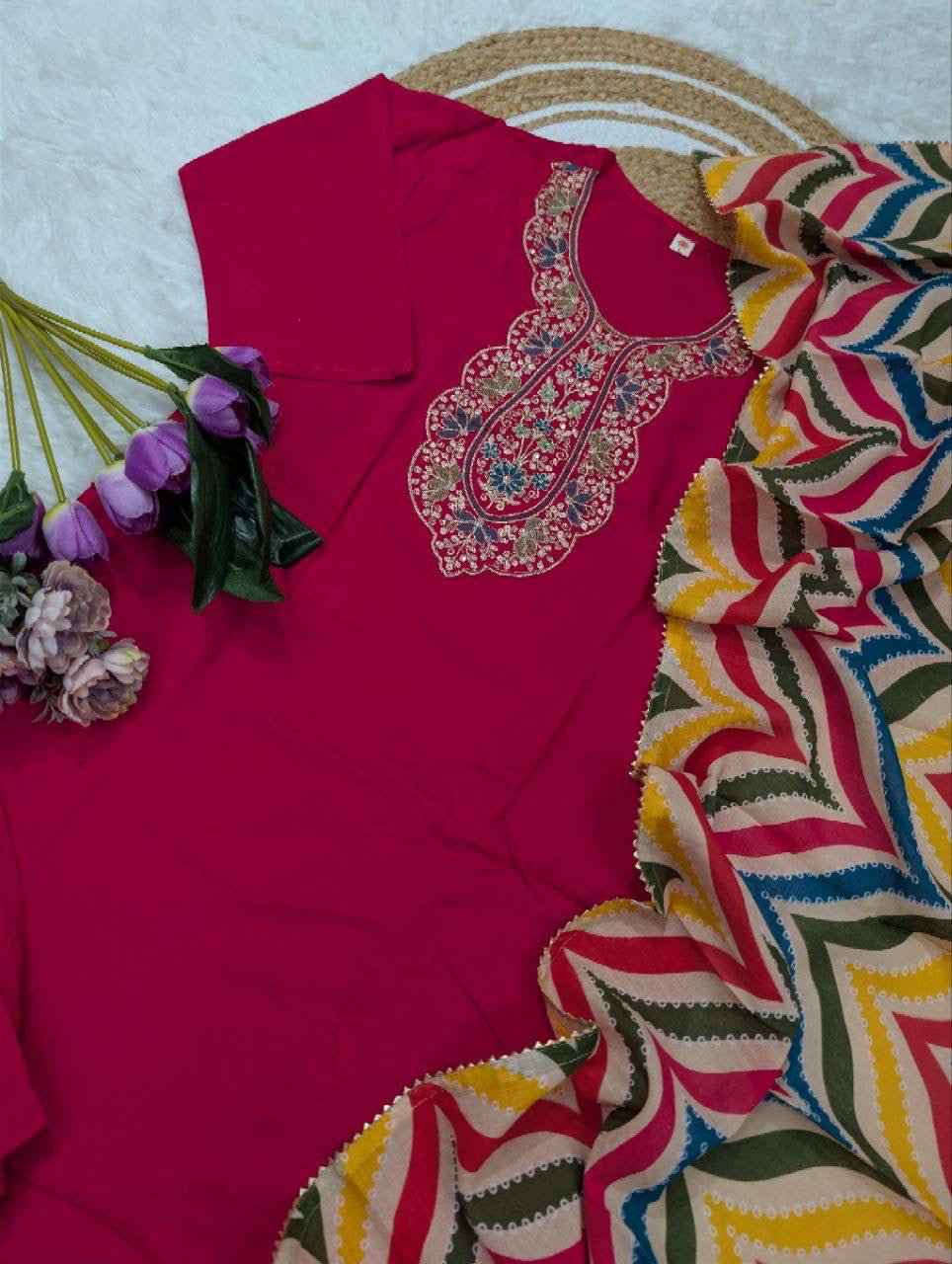 Punjabi "Avni" - Rose fuschia