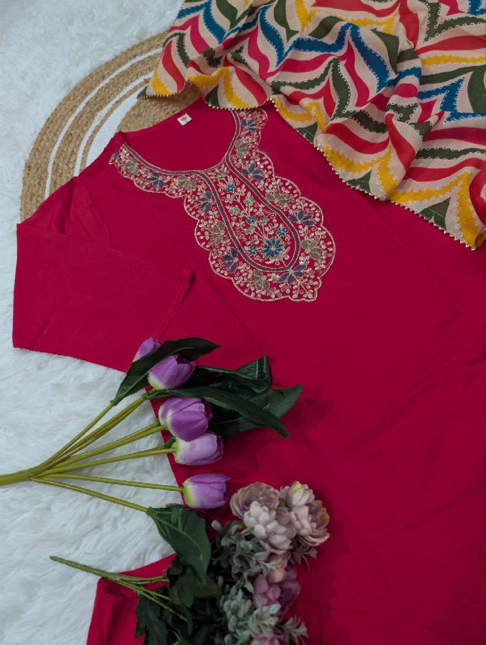 Punjabi "Avni" - Rose fuschia