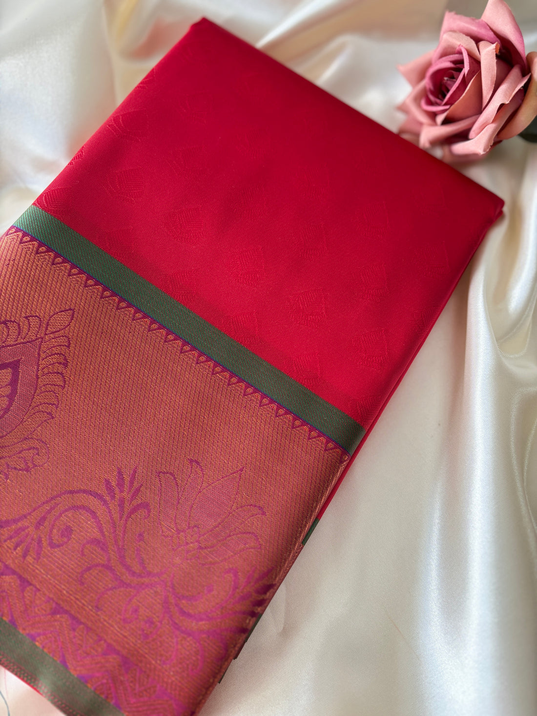 Sari Dharini - Rouge