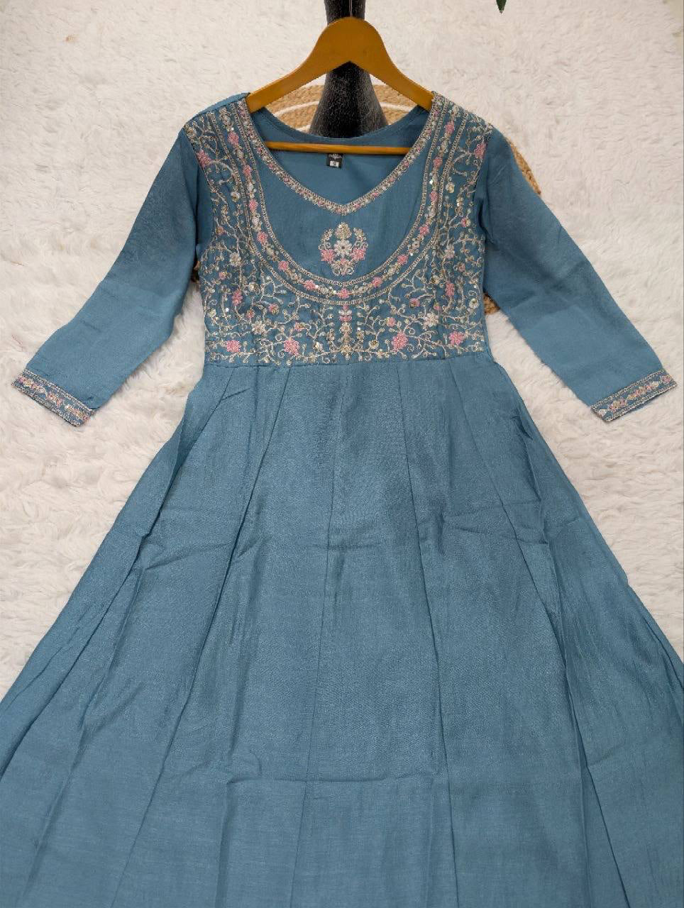 Anarkali  "Anjana" - Bleu ciel légèrement grisé