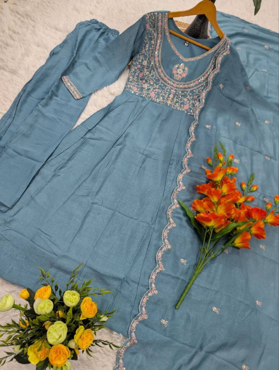 Anarkali  "Anjana" - Bleu ciel légèrement grisé