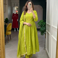 Anarkali  "Anjana" - Vert anis