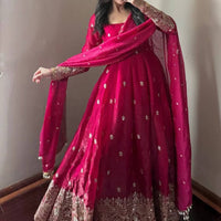 Anarkali/Robe Collection "Indra" - Rouge