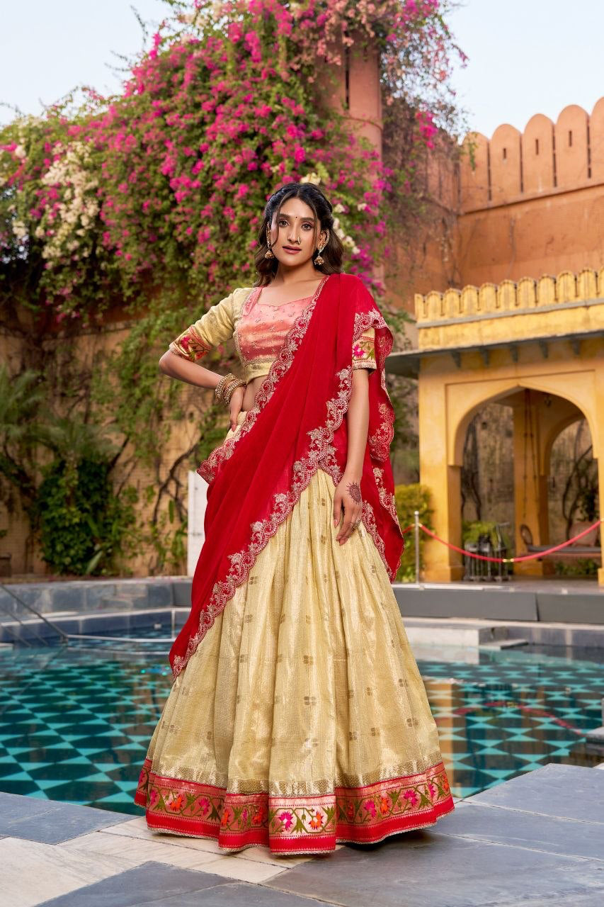 Lehenga collection "Vedaa" - Doré champagne