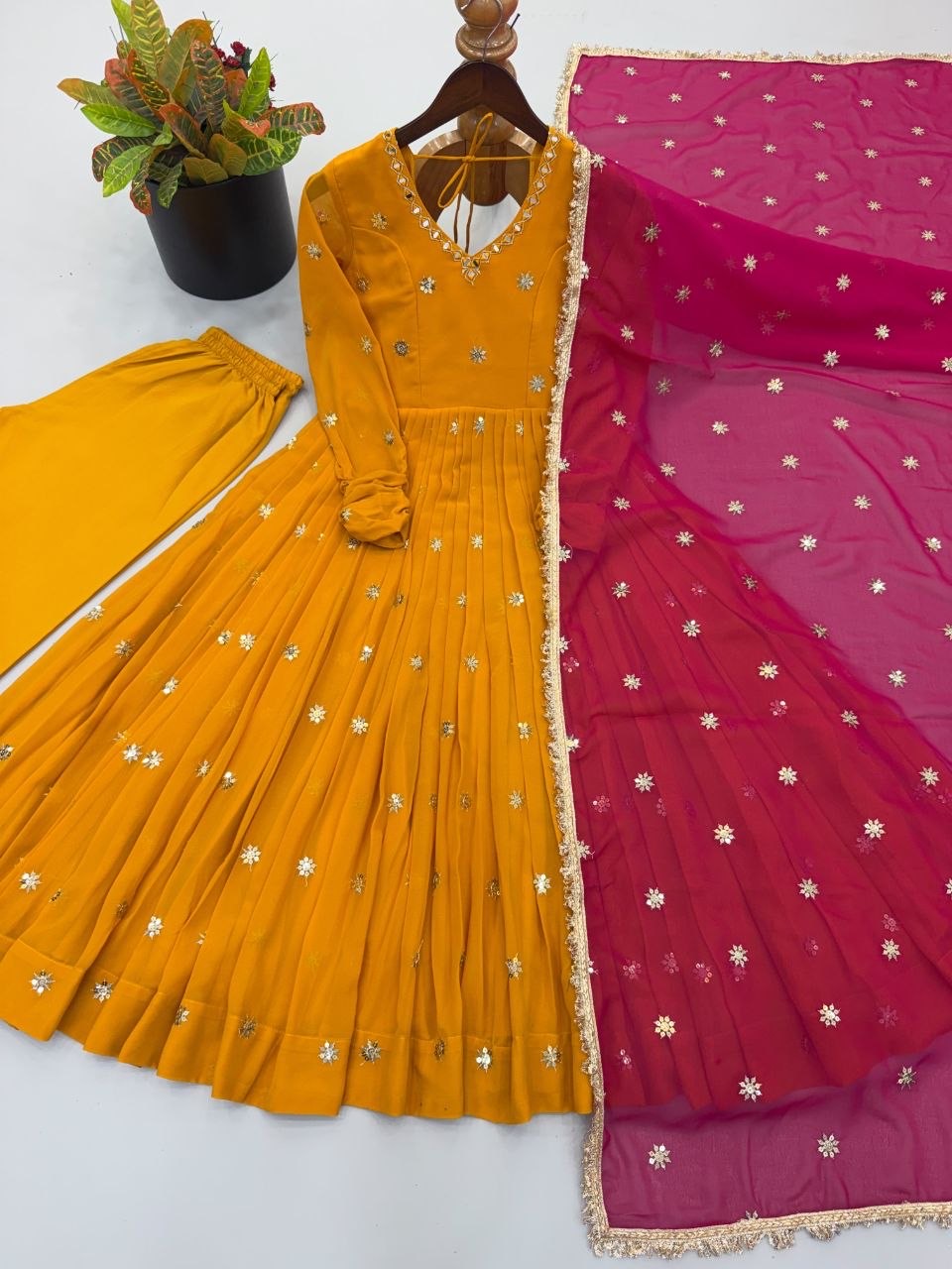 Anarkali/Robe Collection "Kavita" - Jaune Safran