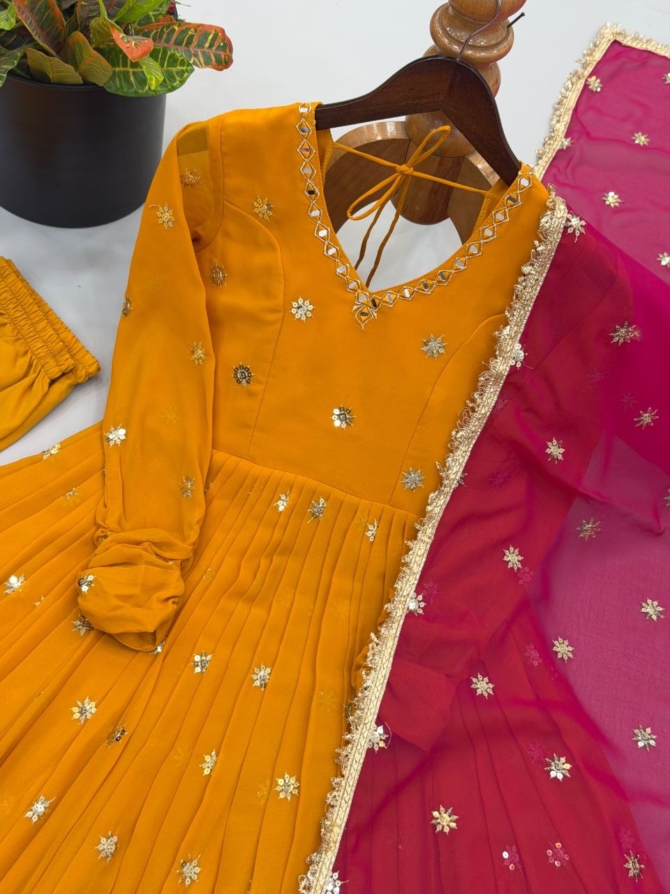 Anarkali/Robe Collection "Kavita" - Jaune Safran
