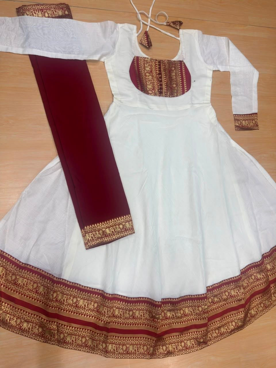 Anarkali/Robe Collection "Lakshmi" - Blanc