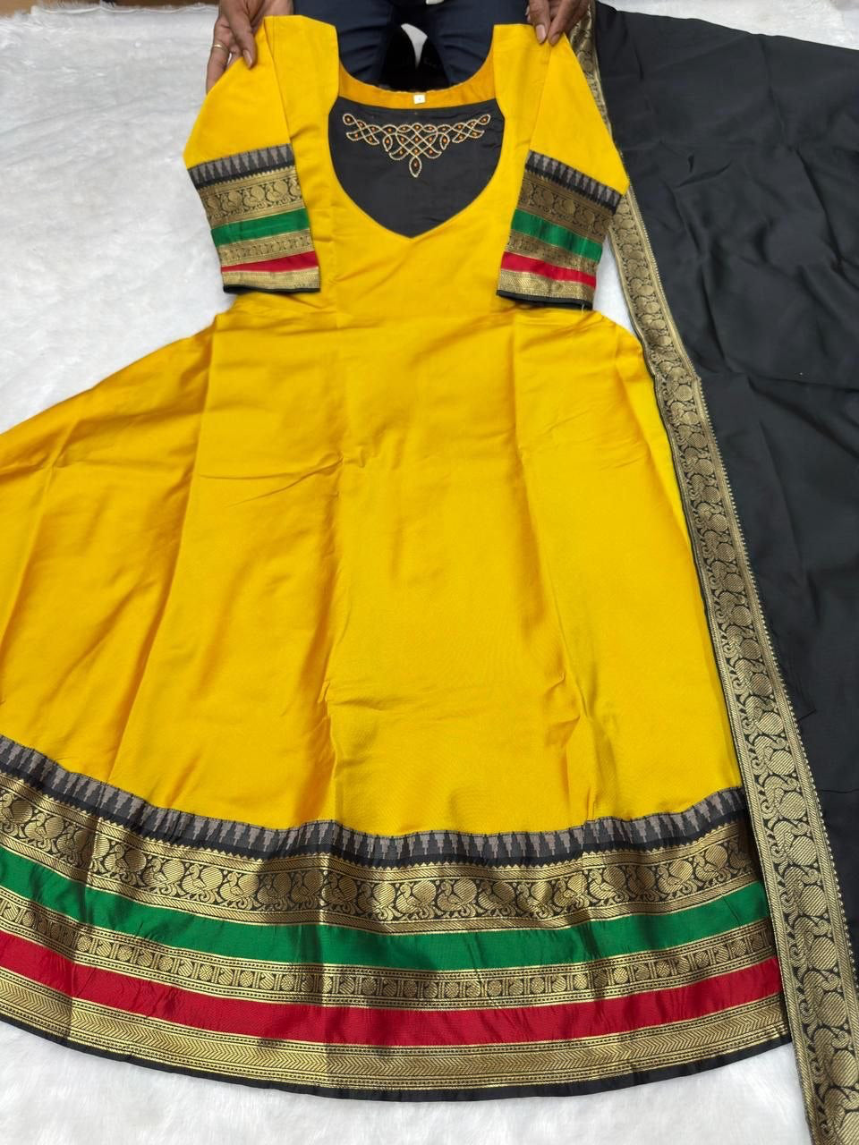 Anarkali/Robe Collection "Vila" - Jaune Taille 46