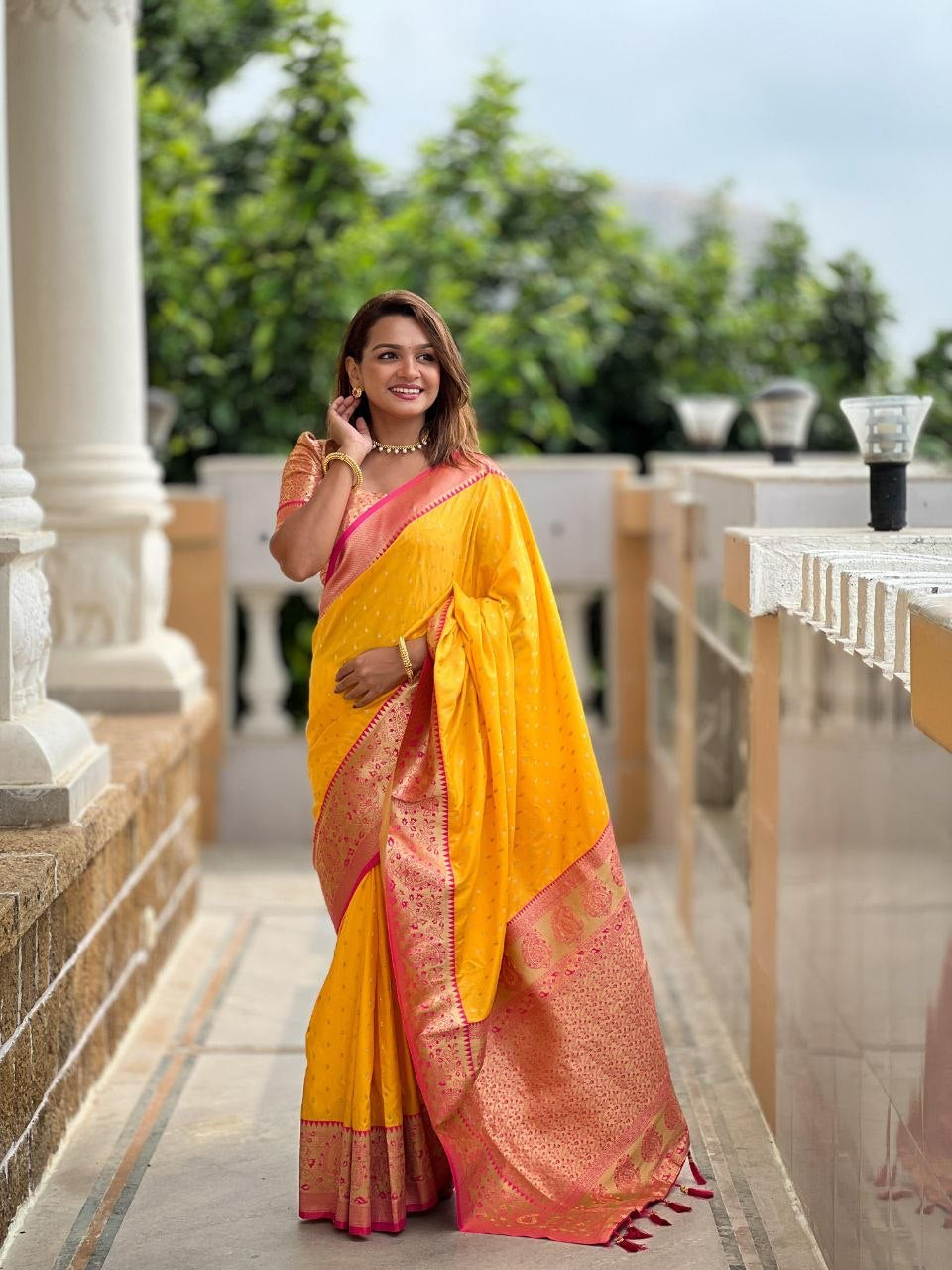 Sari "Shriya"