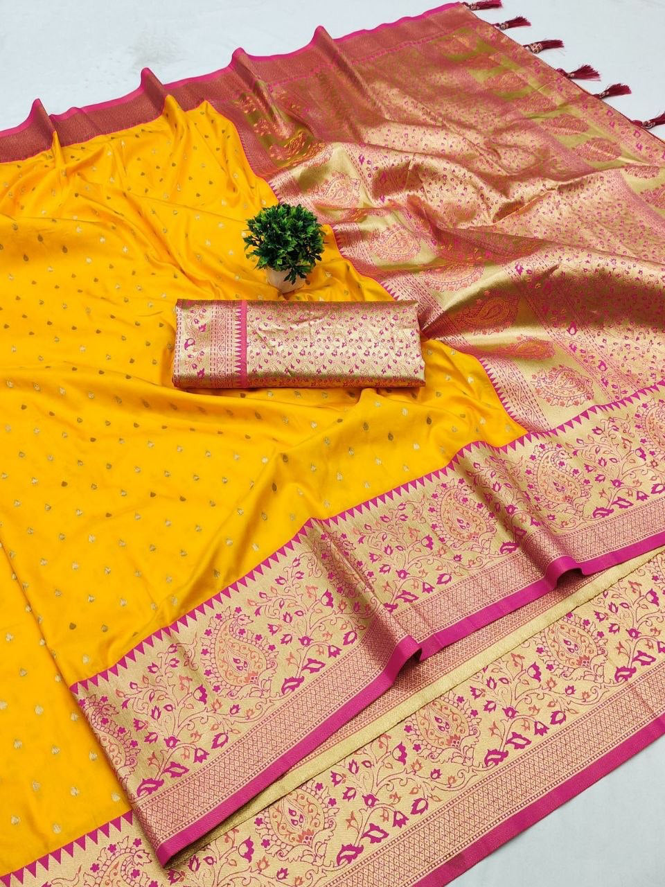 Sari "Shriya"