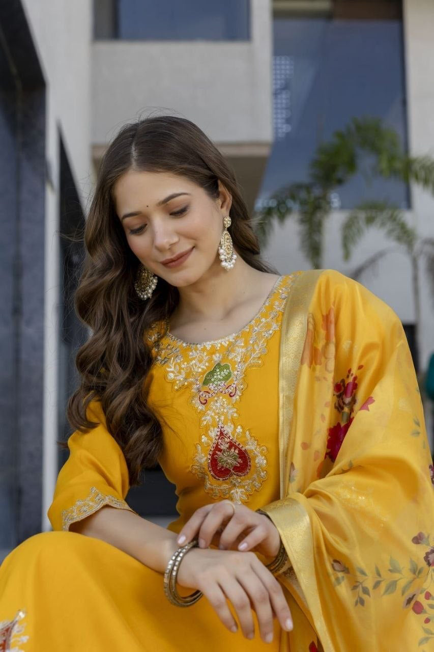 Punjabi "Neela" - Jaune