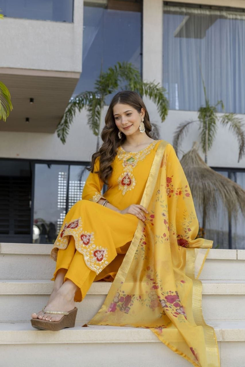 Punjabi "Neela" - Jaune
