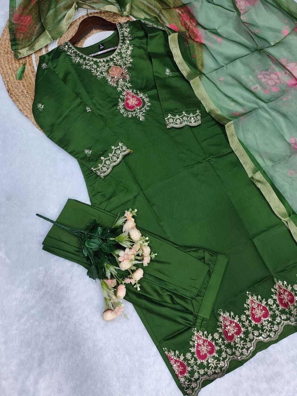 Punjabi "Neela" - Vert