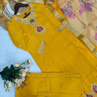 Punjabi "Neela" - Jaune