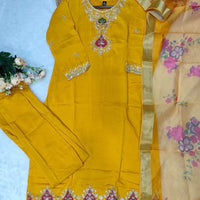 Punjabi "Neela" - Jaune