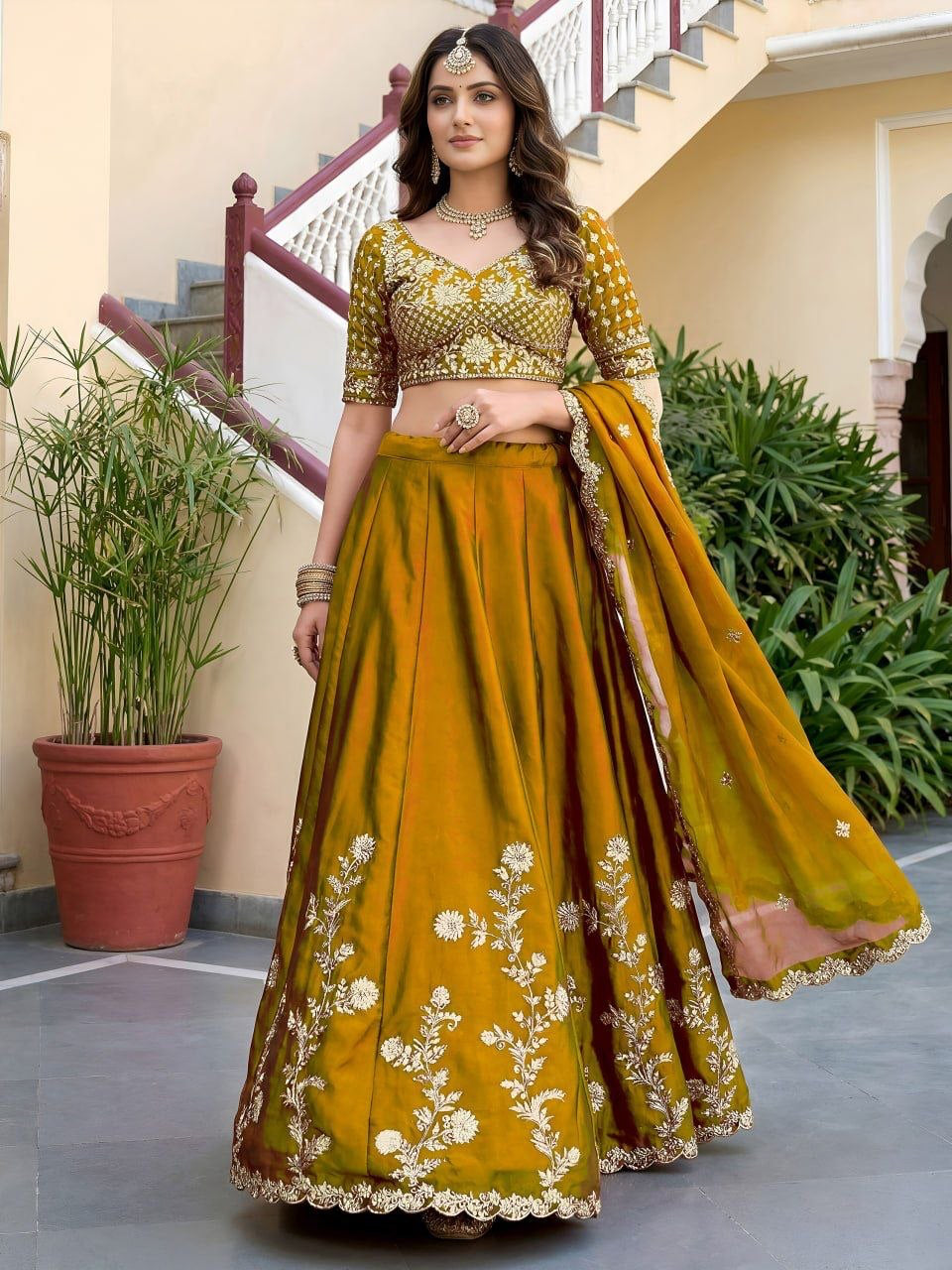 Lehenga collection "Dipriya" - Jaune mourtarde doré