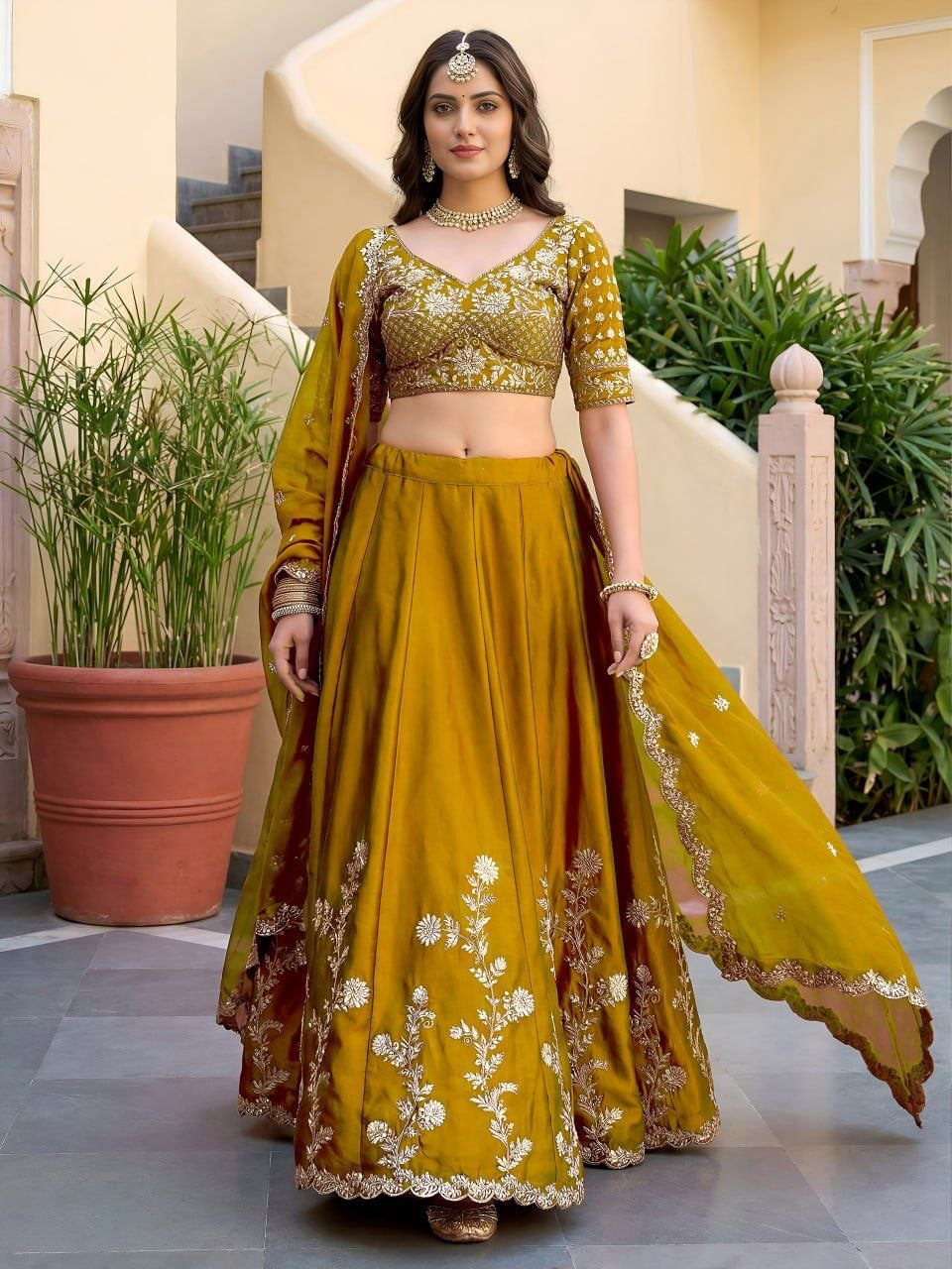 Lehenga collection "Dipriya" - Jaune mourtarde doré