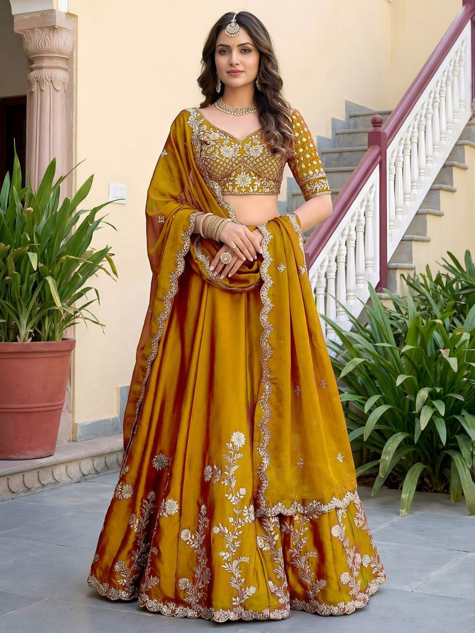 Lehenga collection "Dipriya" - Jaune mourtarde doré